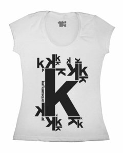 Camiseta Feminina kafkiano na internet