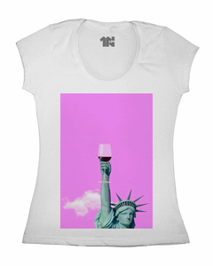 Camiseta Feminina Liberdade pra Beber na internet
