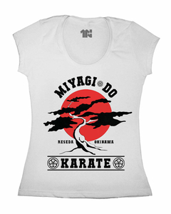 Camiseta Feminina Miyagi Dojo na internet