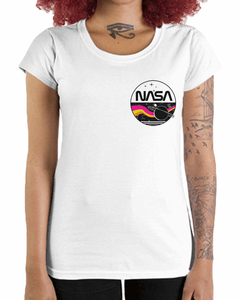 Camiseta Feminina Nasa Oitentista de Bolso