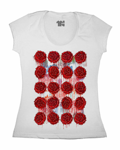 Camiseta Feminina das Rosas na internet