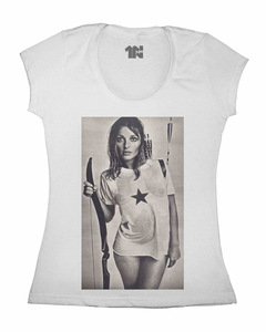 Camiseta Feminina Sharon na internet