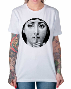 Camiseta Silêncio Lina na internet