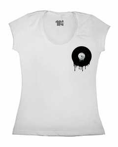 Camiseta Feminina Vinil Derretido de Bolso na internet