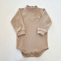 Body polera interlock frisado bastonado avellana - talle 12 meses