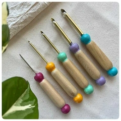 AGUJAS BORDADO MAGICO/ PUNCH NEEDLE X 5