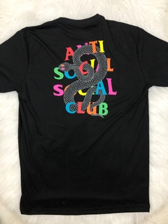 T-Shirt Snake Anti Soial Club na internet