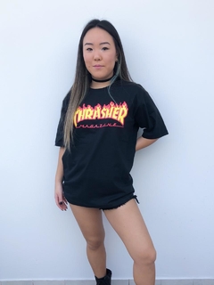 T-Shirt Thrasher na internet