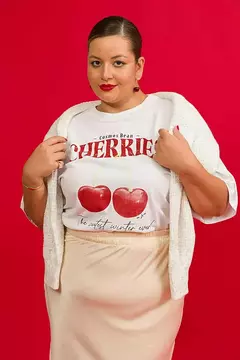 T-shirt over Cherries na internet