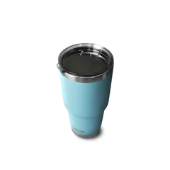 COPO TÉRMICO TUMBLER 30 OZ 887 ML QGK AZUL HALF COM TAMPA na internet