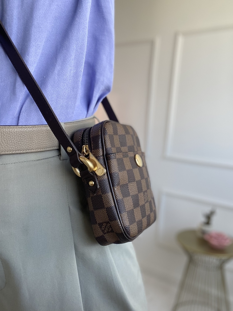 CROSSBODY LV DAMIER ÉBÈNE - Comprar em Passer Vintage