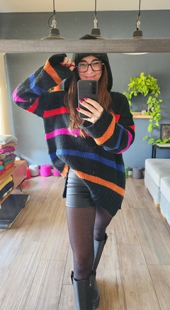 Sweater DOMO con Capucha Base negra/ Rayas roja/magenta/azul/naranja - Pura Vida Sweaters