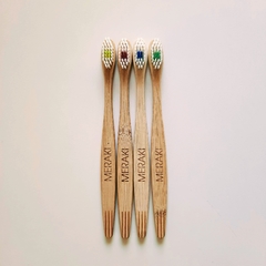 Cepillo de dientes de bambu - comprar online