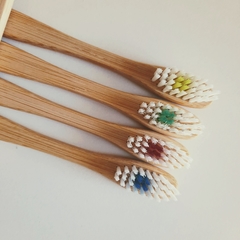 Cepillo de dientes de bambu en internet