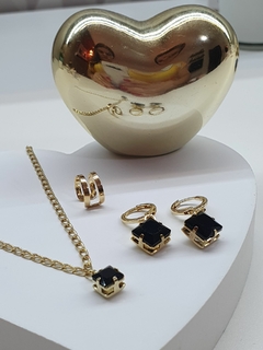 Conjunto de colar e brinco com ponto de pedra natural em ônix, banhado em ouro 18k. na internet