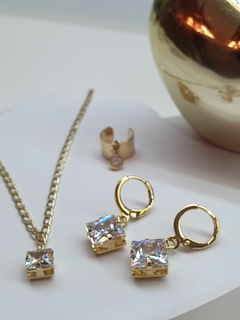 Conjunto Colar e brinco com ponto de zircônia branca quadrado, banhado no ouro 18k. - comprar online