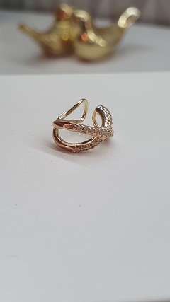 Piercing Fake em formato de X, cravejado com microzircônias brancas, banhado em ouro 18k. - comprar online