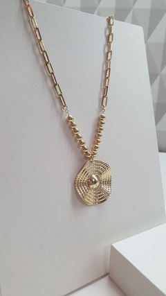 Conjunto de Colar e brinco com medalha pontilhada, banhado em ouro 18k. - ENFEITE DE MULHER