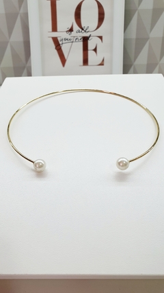 Colar de ARO liso com 2 PÉROLAS, em banho ouro 18k. - ENFEITE DE MULHER