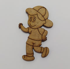 Menino de MDF recorte a laser 6cm - cod 9149