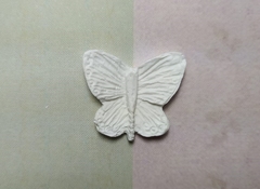 Aplique RESINA borboleta 2,5cm - 3 unidades - (cod 050)
