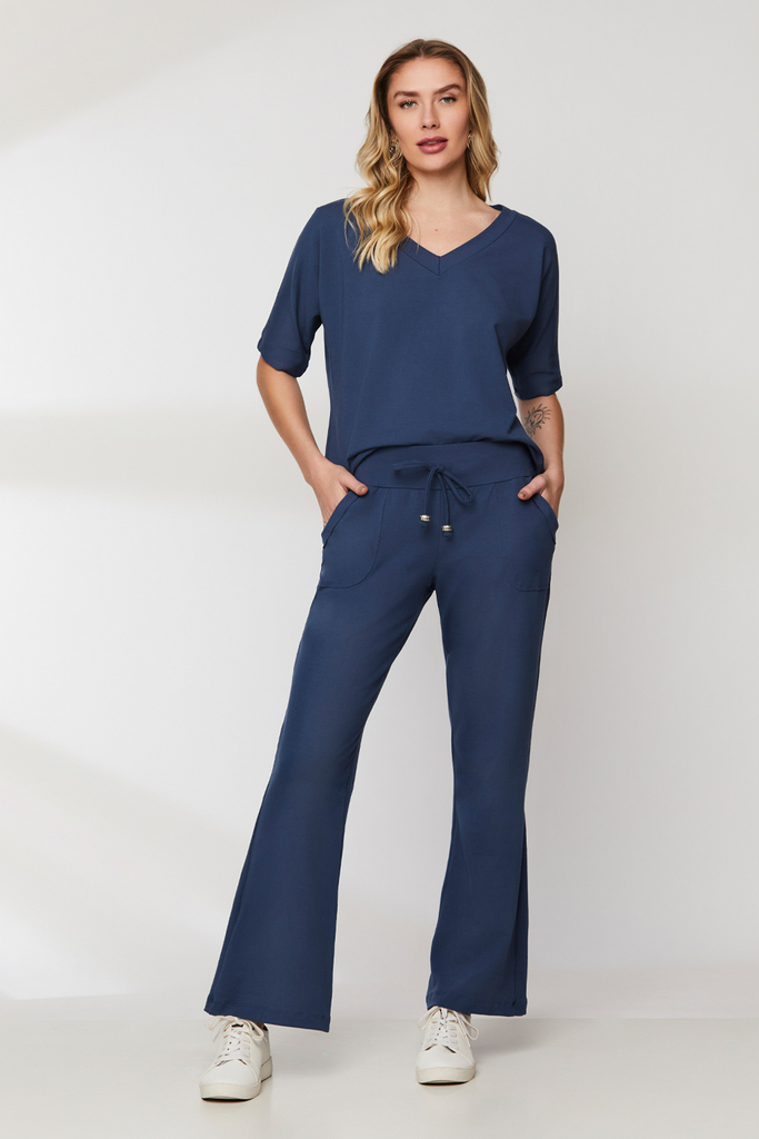 Conjunto Calça Pantalona com Elástex e Blusa com Decote V e Alça