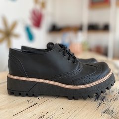 Zapatos acordonados Prusia negro, Rocío - comprar online