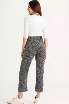 PANTALON RECTO ANIMAL PRINT GRANT en internet