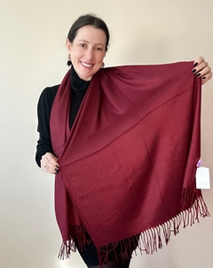 Pashmina lisa com toque macio marsala na internet