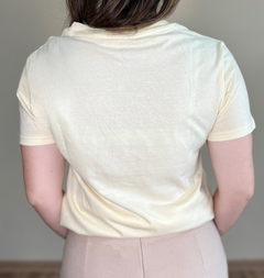Camiseta em algodão lisa Emily na internet