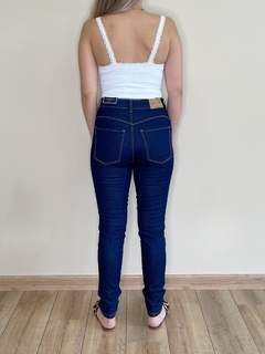 Calça jeans skinny carbono Rubi - comprar online
