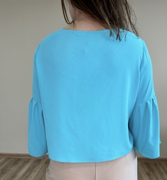 Blusa leve de crepe e manga ampla Lavinia - comprar online