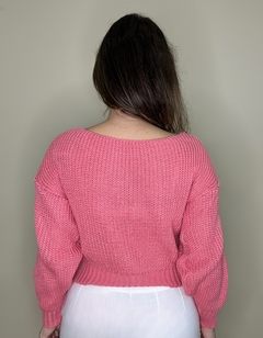 Blusa básica de tricot com trança na internet