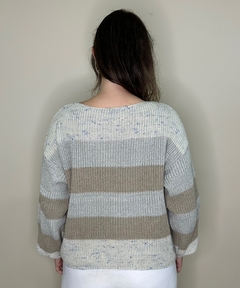 Blusa de tricot bicolor listrada na internet