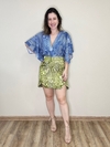 Vestido curto estampado com mangas kimono Cibele