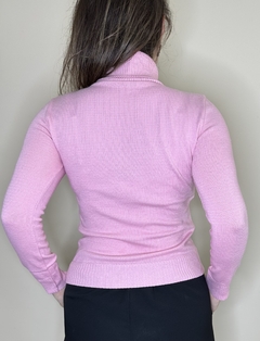 Blusa básica de tricot com gola alta rosa - comprar online