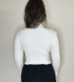 Blusa cropped de tricot canelado off white - comprar online