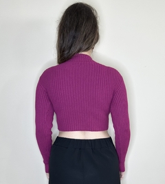 Blusa cropped de tricot canelado roxo - comprar online