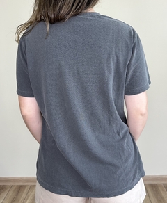 Camiseta em algodão Eloá na internet