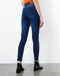 BASIC TAYLOR JEANS [WANAMA]} - comprar online