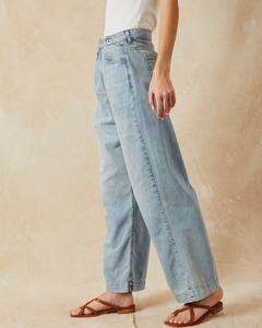 JEAN PALACE USED LIGHT BLUE TINA [WANAMA] - comprar online