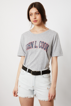 REMERA CALVIN FLAG NY [JOHN L. COOK]