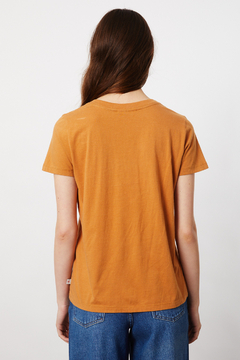 REMERA KLEIN POCKET CALI [JOHN L. COOK] en internet