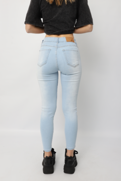 Skinny Cardiff Light Blue (567) - Sixtina Jeans 