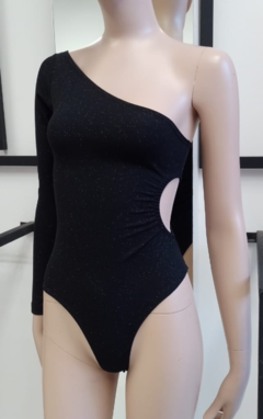 Body crepe glitter 1 hombro abierto BD69C