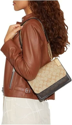 Klare Crossbody Bag In Blocked Signature Canvas - comprar en línea