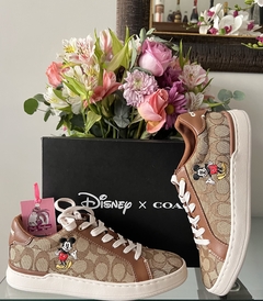 Disney X Coach Clip Low Top Sneaker In Signature Canvas 3.5mx - comprar en línea