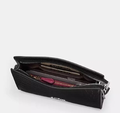 Imagen de Slim Crossbody In Signature Leather