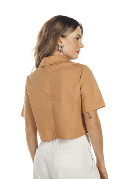 camisa botão cropped bege - comprar online