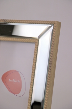 porta retrato espelhado com detalhes madeira - Les Marie